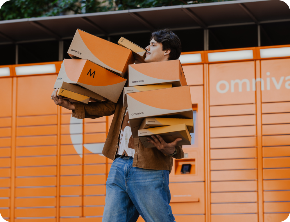 Omniva Express courier with boxes